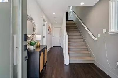 646 Eucalyptus Way, Alameda, CA 94501 - Photo 6