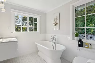 5900 Marden Ln, Oakland, CA 94611 - Photo 30