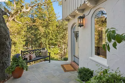 5900 Marden Ln, Oakland, CA 94611 - Photo 4