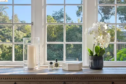 5900 Marden Ln, Oakland, CA 94611 - Photo 28