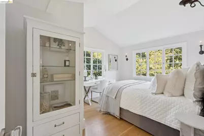 5900 Marden Ln, Oakland, CA 94611 - Photo 32