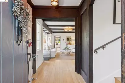 5900 Marden Ln, Oakland, CA 94611 - Photo 6