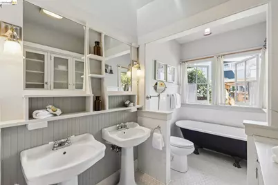 360 Alcatraz Ave, Oakland, CA 94618 - Photo 32