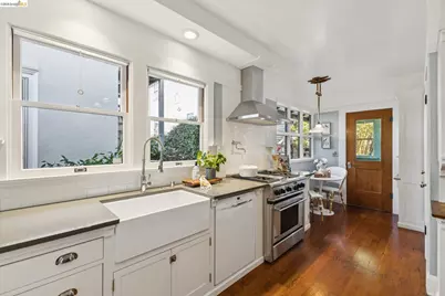 360 Alcatraz Ave, Oakland, CA 94618 - Photo 38