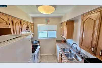 1360 Del Rio Ct #4, Concord, CA 94518 - Photo 10