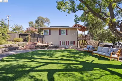 682 Jennie Ct, Lafayette, CA 94549 - Photo 2