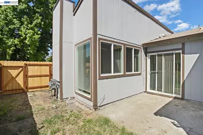 8710 Kelley Dr, Stockton, CA 95209 - Photo 10