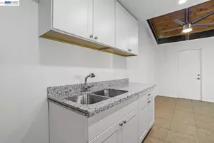 8710 Kelley Dr, Stockton, CA 95209 - Photo 16