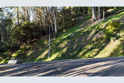 5847 Ascot Dr, Oakland, CA 94611 - Photo 4