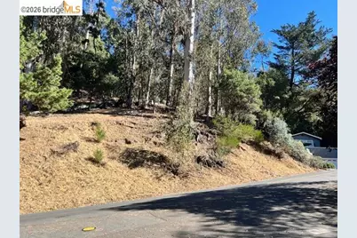 5847 Ascot Dr, Oakland, CA 94611 - Photo 10