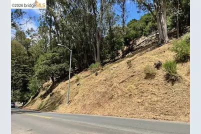5847 Ascot Dr, Oakland, CA 94611 - Photo 16