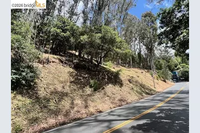 5847 Ascot Dr, Oakland, CA 94611 - Photo 18