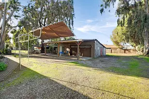 1177 Thiel Rd, Hayward, CA 94544 - Photo 30