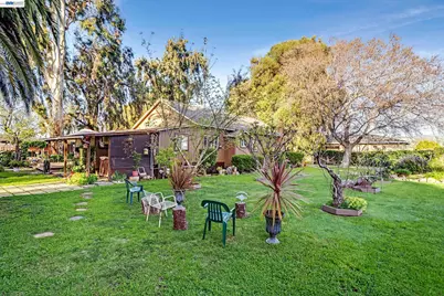 1177 Thiel Rd, Hayward, CA 94544 - Photo 42