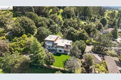 10565 Englewood Drive, Oakland, CA 94605 - Photo 46