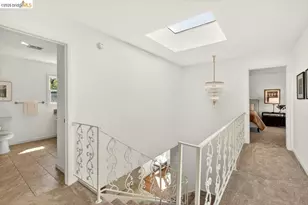 10565 Englewood Dr, Oakland, CA 94605 - Photo 26