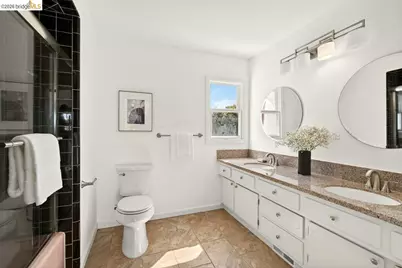 10565 Englewood Drive, Oakland, CA 94605 - Photo 40