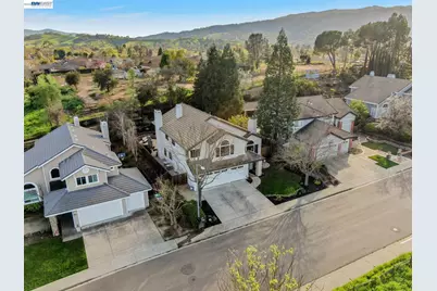 1039 Hopkins Way, Pleasanton, CA 94566 - Photo 2