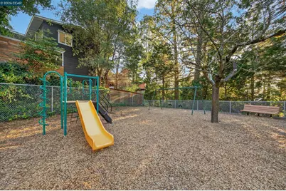 230 Fairlawn Dr, Berkeley, CA 94708 - Photo 44