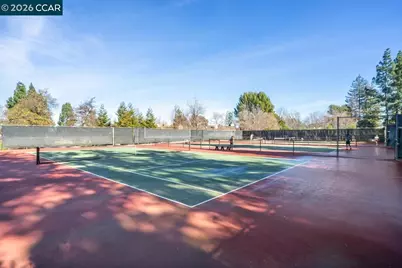 208 Siskiyou Ct, Walnut Creek, CA 94598 - Photo 50