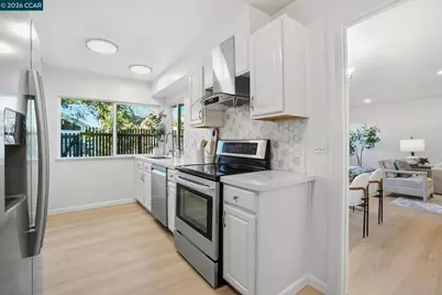 208 Siskiyou Ct, Walnut Creek, CA 94598 - Photo 16