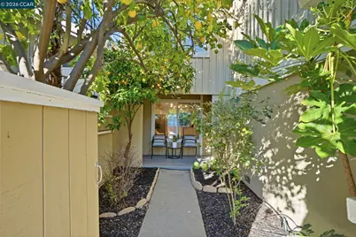 208 Siskiyou Ct, Walnut Creek, CA 94598 - Photo 8