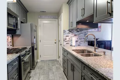 1839 42nd St, Sacramento, CA 95819 - Photo 8