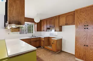 2550 Damuth St, Oakland, CA 94602 - Photo 14