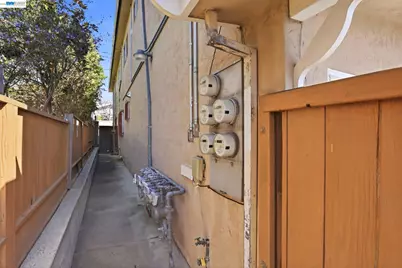 2550 Damuth St, Oakland, CA 94602 - Photo 46