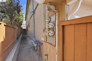 2550 Damuth St, Oakland, CA 94602 - Photo 46