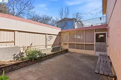 2550 Damuth St, Oakland, CA 94602 - Photo 42