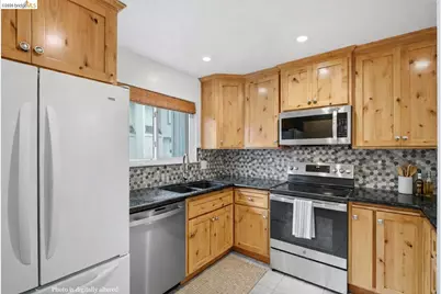 18018 Sahara Rd, Hayward, CA 94541 - Photo 16