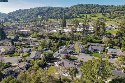 15 Aspinwall Ct, Orinda, CA 94563 - Photo 44