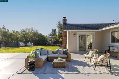 15 Aspinwall Ct, Orinda, CA 94563 - Photo 32