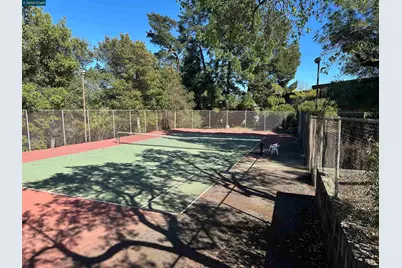 1827 Holland Dr, Walnut Creek, CA 94597 - Photo 34