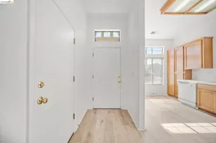 1759 Laurelgrove Ln, Tracy, CA 95376 - Photo 2