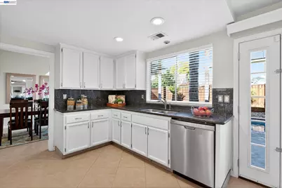 1120 Gatetree Court, Tracy, CA 95376 - Photo 14