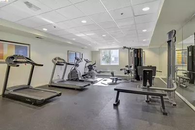 3090 Glascock St #405, Oakland, CA 94601 - Photo 32