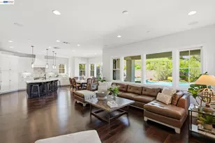 201 Willowbrook Ln, Moraga, CA 94556 - Photo 8