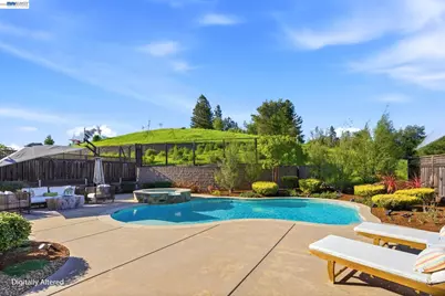 201 Willowbrook Ln, Moraga, CA 94556 - Photo 26