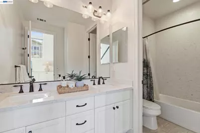 201 Willowbrook Ln, Moraga, CA 94556 - Photo 12