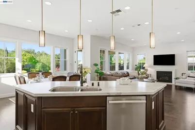 201 Willowbrook Ln, Moraga, CA 94556 - Photo 6