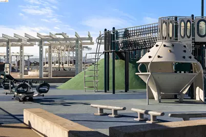 2836 Tradewind Dr, Alameda, CA 94501 - Photo 36