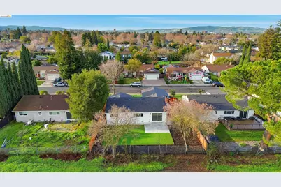 1832 Elkwood Dr, Concord, CA 94519 - Photo 36