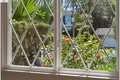 13048 Brookpark Rd, Oakland, CA 94619 - Photo 38