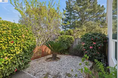 13048 Brookpark Rd, Oakland, CA 94619 - Photo 52