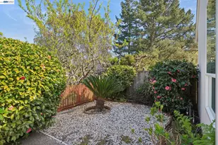 13048 Brookpark Rd, Oakland, CA 94619 - Photo 52