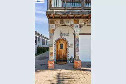 2751 Wallace St, Berkeley, CA 94702 - Photo 2