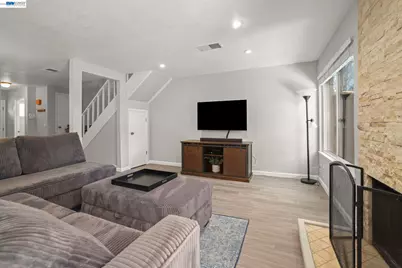 7584 Silvertree Ln, Dublin, CA 94568 - Photo 6