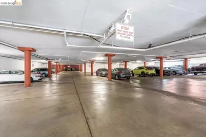 250 Whitmore St #304, Oakland, CA 94611 - Photo 52